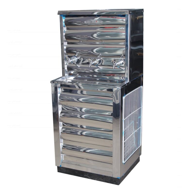 آبسردکن سه شیر استیل وطن تجهیز 2 تصویر آبسردکن صنعتی با بدنه استیل ضدزنگ و چند شیر خروجی، مناسب برای استفاده در محیطهای صنعتی و پرتردد.